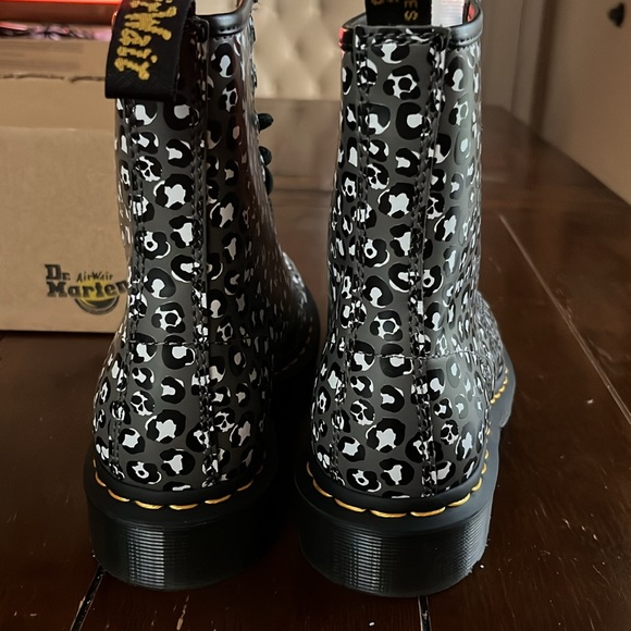Dr. Martens 1460 Smooth Leather Boot GREY LEOPARD US 7 Women , 6 Men (Unisex)